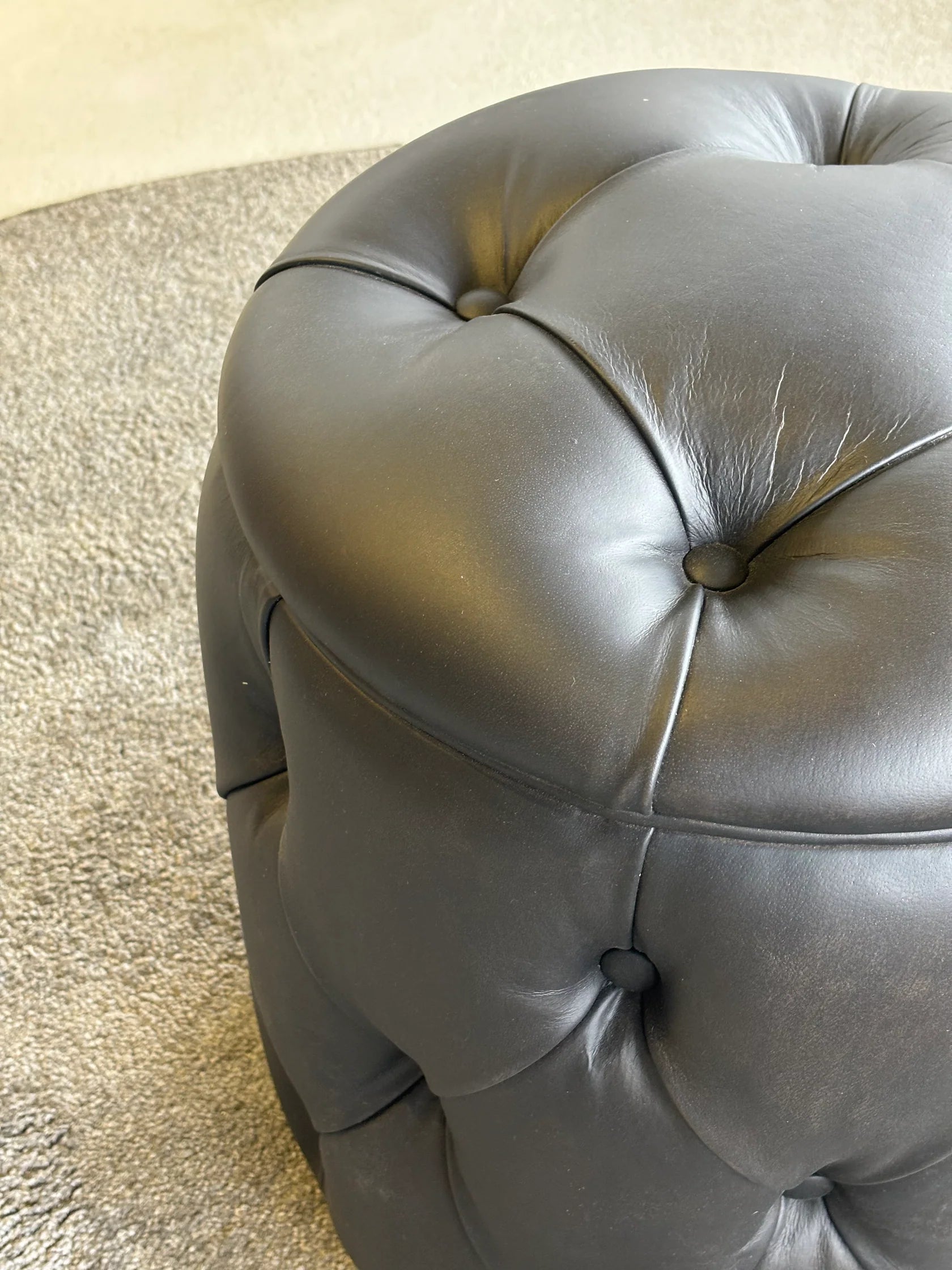 Taburet pouf Louis - disponibil pe stoc